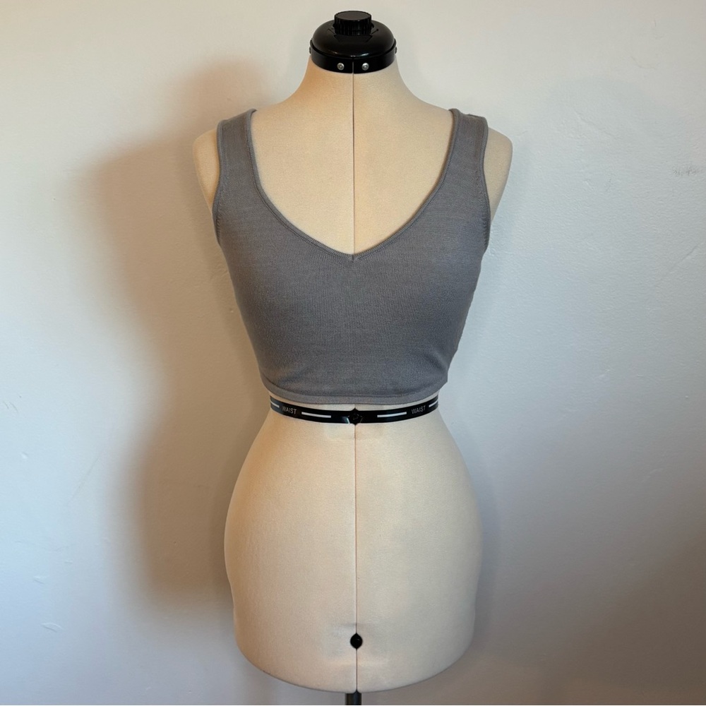 NWT House of Harlow 1960 Crop Sweater Tank in Mourning Dove, Gray V-Neck Knit, S